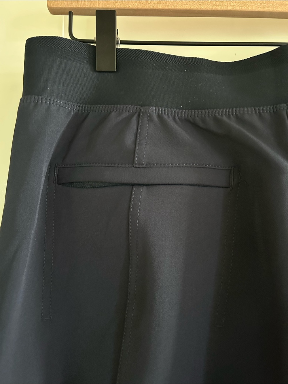 Athleta Highrise Navy Cargo pants - size 12 - NWOT - Picture 5 of 7